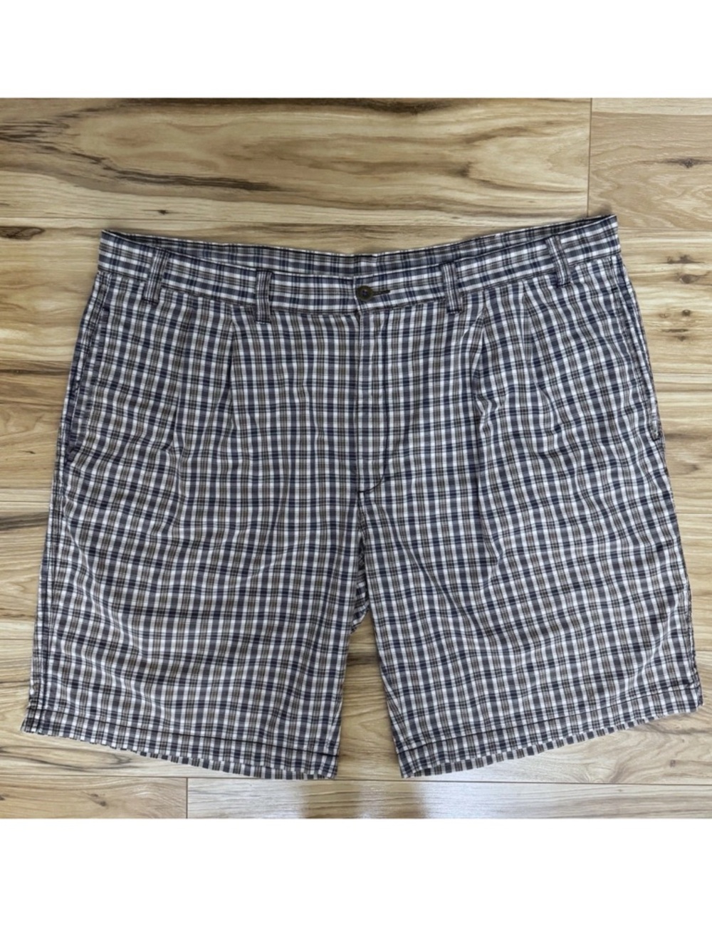 Savane Men's Grey & Tan Plaid Flat Front Shorts Preppy Classic Golf Casual W44